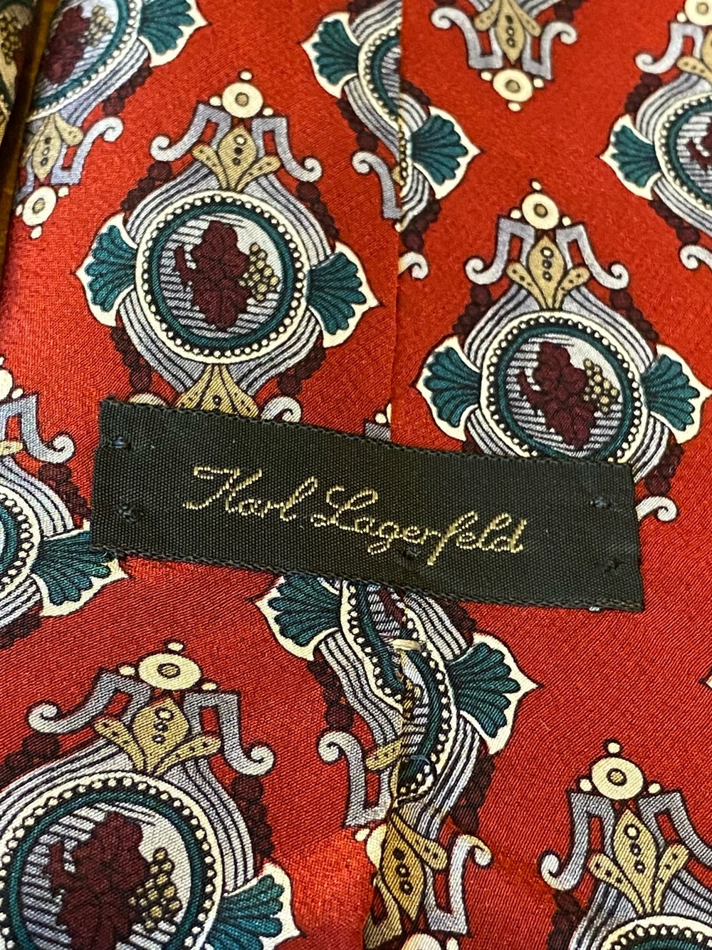 Vintage Karl Lagerfeld Red Medallion Pattern Men’s Tie 100% Silk